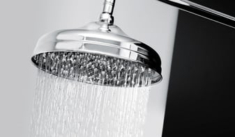 costo-acqua-caldo-calcolo-e-come-ridurlo
