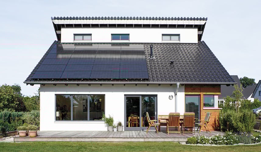 <span id="hs_cos_wrapper_name" class="hs_cos_wrapper hs_cos_wrapper_meta_field hs_cos_wrapper_type_text" style="" data-hs-cos-general-type="meta_field" data-hs-cos-type="text" >Manutenzione impianto fotovoltaico: quando va fatta e in cosa consiste</span>